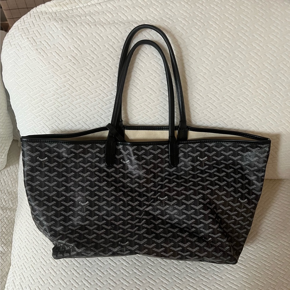 Black Tote PM